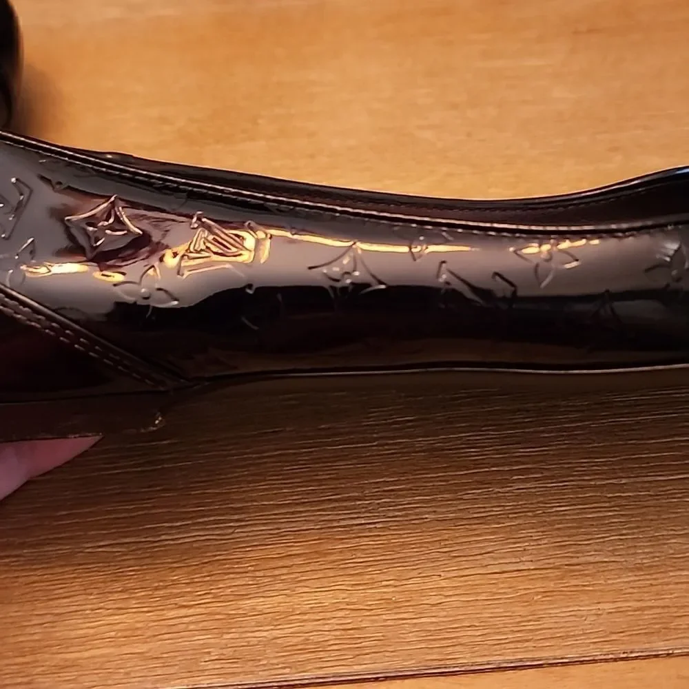 Authentic Louis Vuitton Claudia Black Vernis Patent Gold Chain Monogram Flats 36
